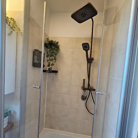 - Luxus-oase - Massagesessel, Wasserblick & Sky Tv Uelzen