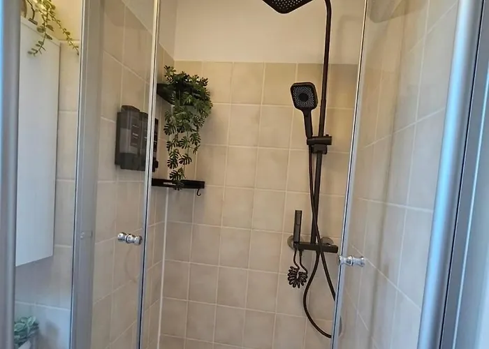- Luxus-oase - Massagesessel, Wasserblick & Sky Tv Uelzen